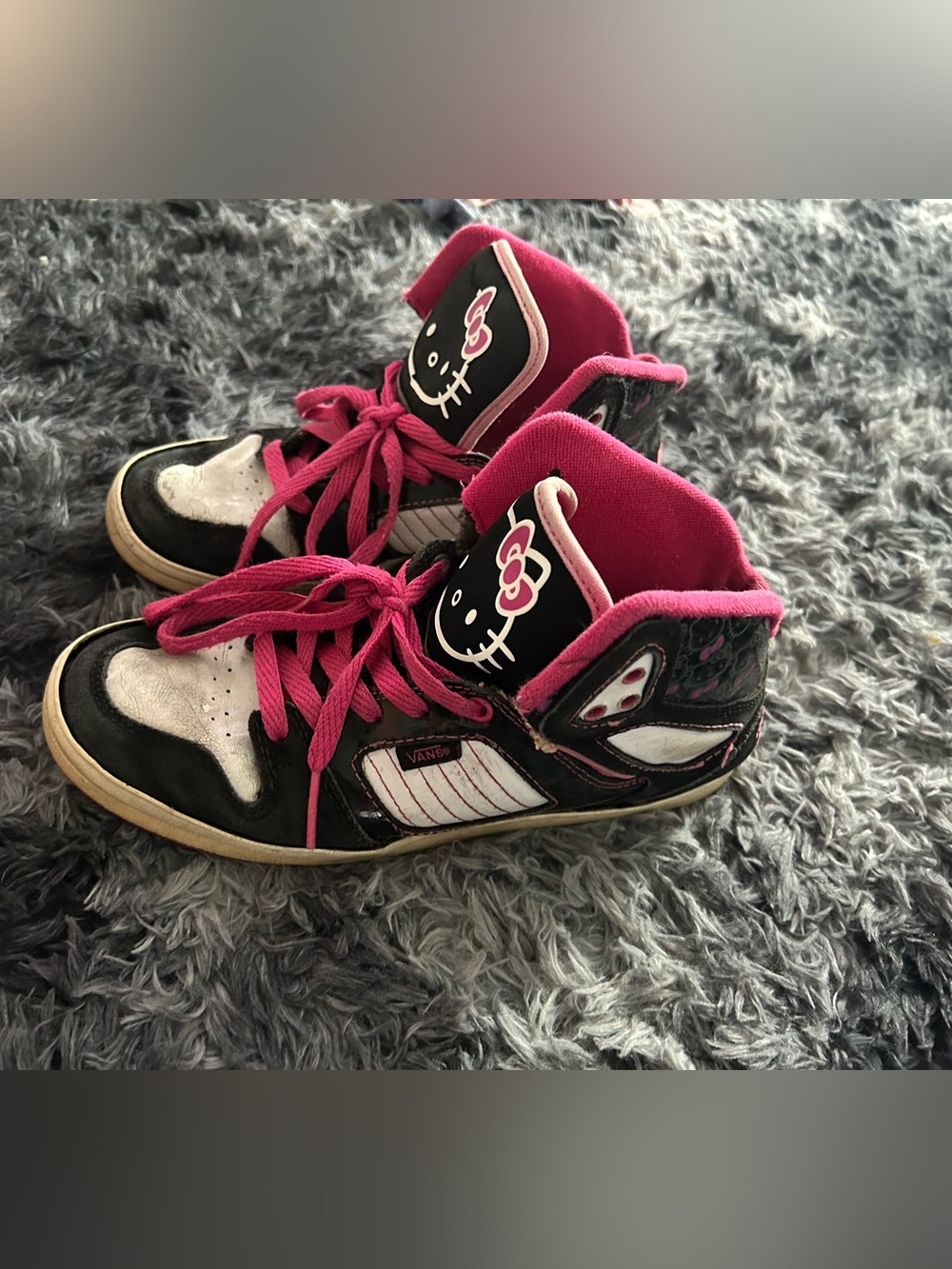 Women’s Vans Hello Kitty Black & Pink High-Top Sneakers